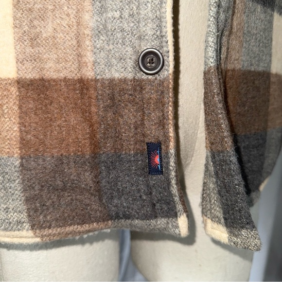 Faherty High Pile Fleece Plaid CPO - Picture 4 of 11
